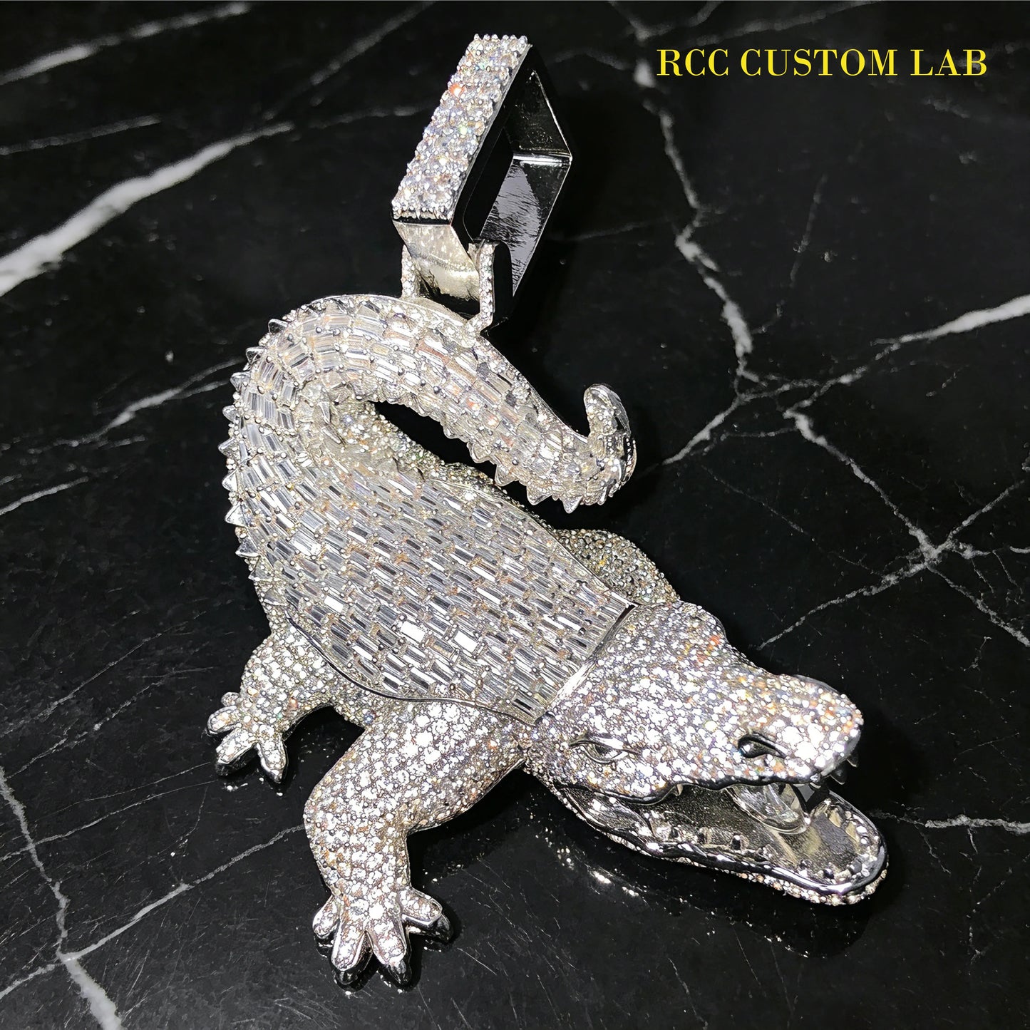 Iced Out Baguette Crocodile Pendant【R112】